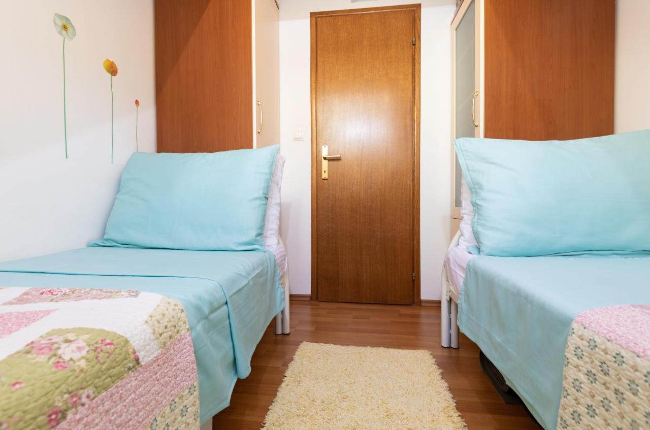 Apartman Monika Omis Luaran gambar
