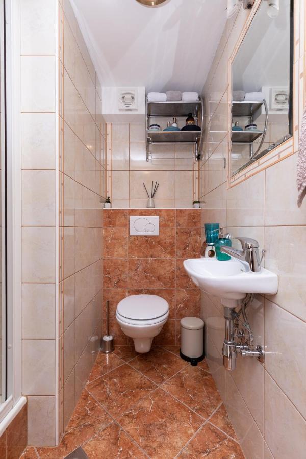 Apartman Monika Omis Luaran gambar