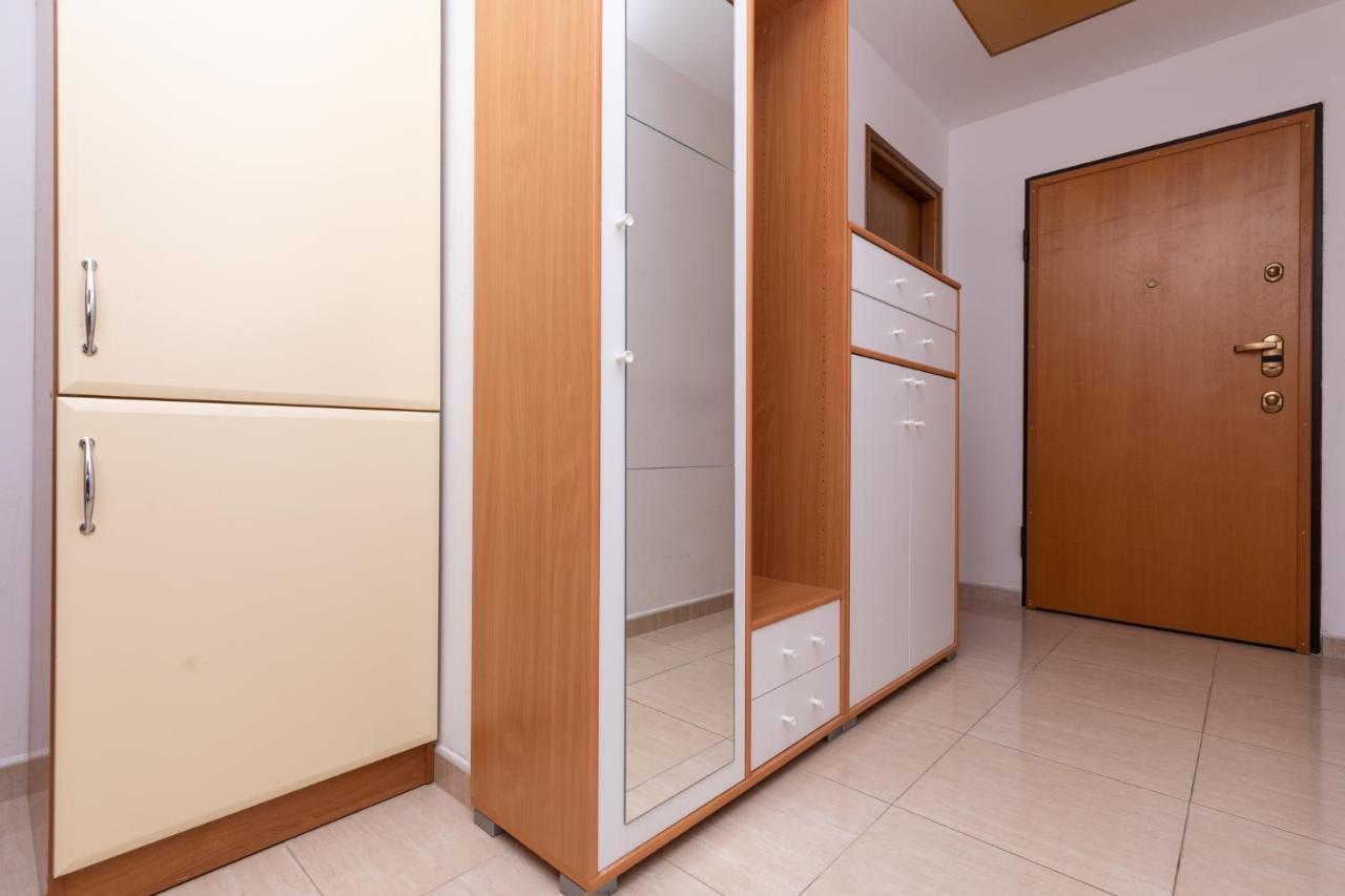 Apartman Monika Omis Luaran gambar