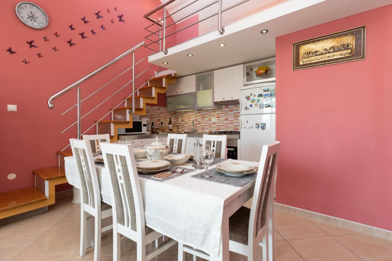 Apartman Monika Omis Luaran gambar