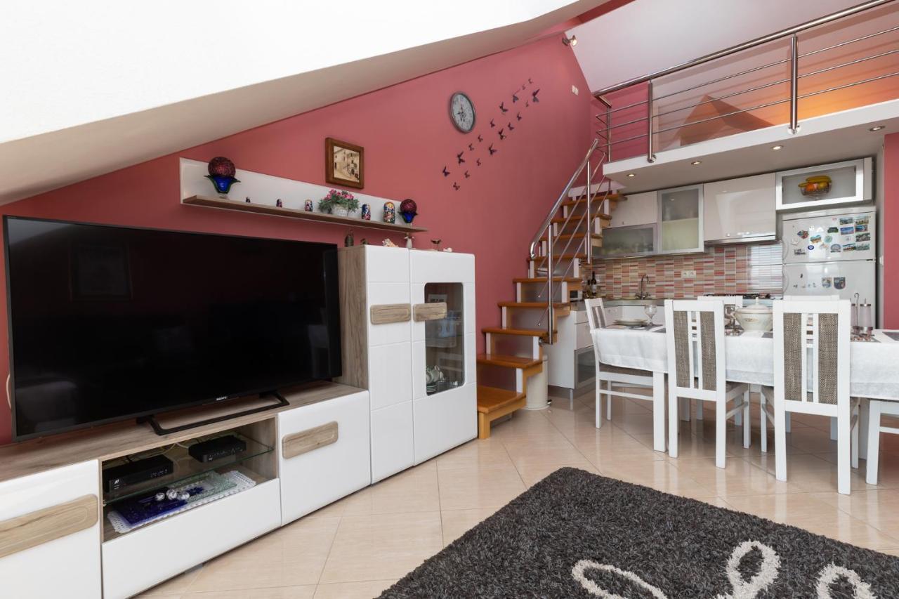 Apartman Monika Omis Luaran gambar
