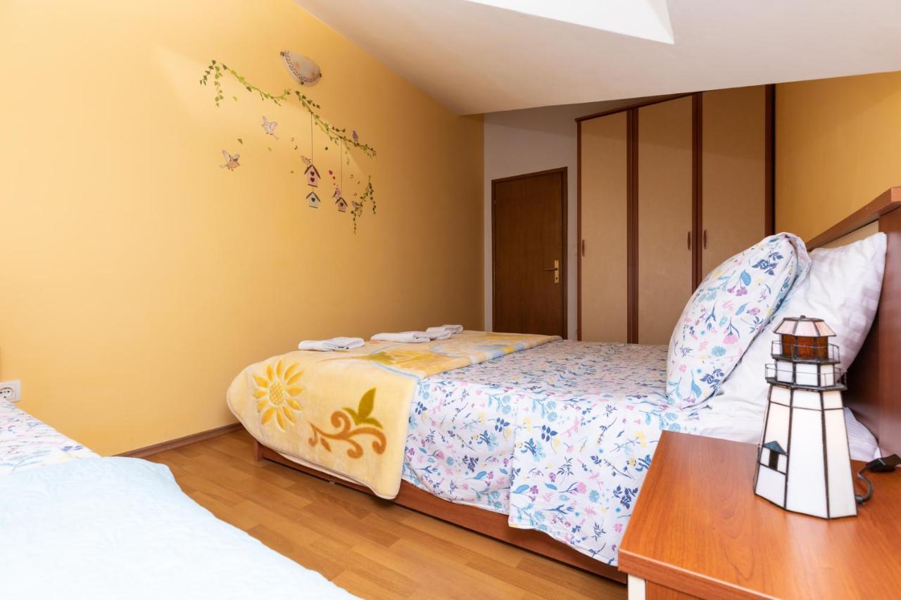 Apartman Monika Omis Luaran gambar